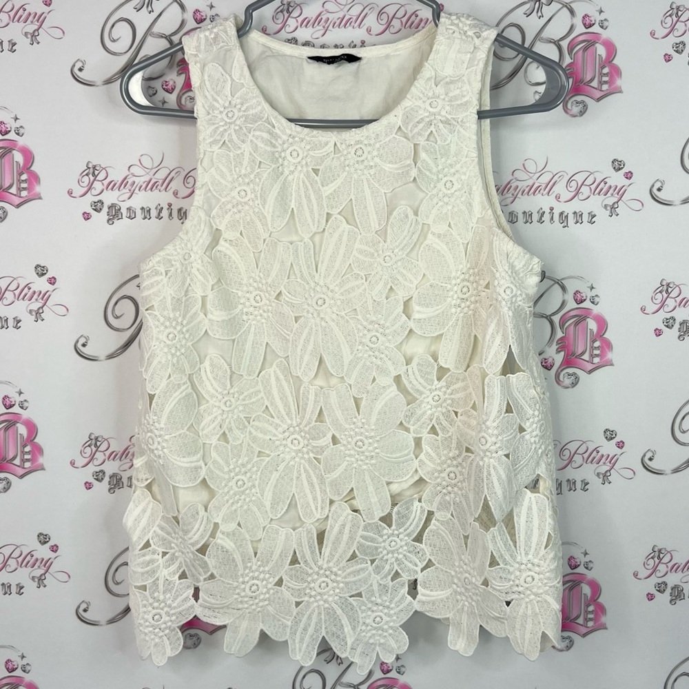 RW&CO. Tank top flowers crochet knit style White Floral Lace Tank Top